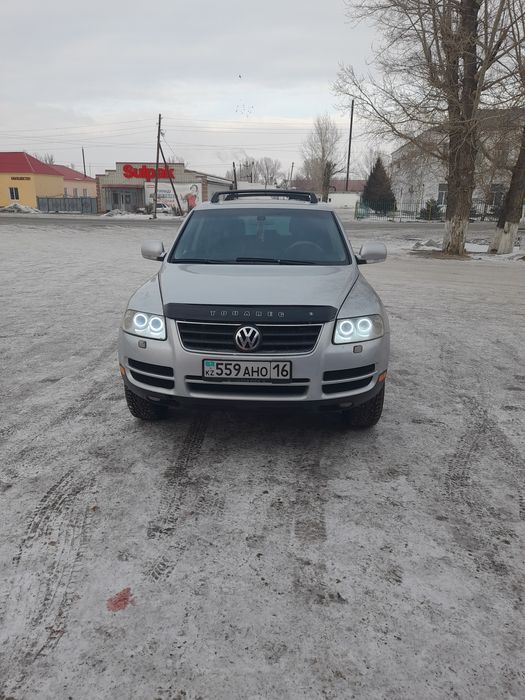 Автомобиль volkswagen touareg