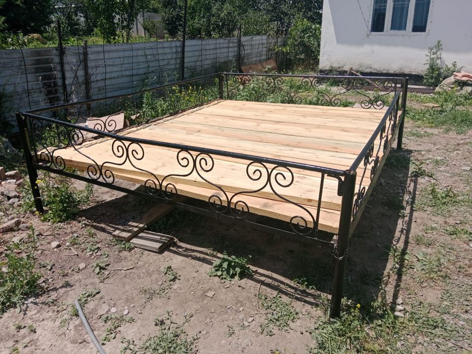 Морозильник,газплита,кондиор,тапчандар