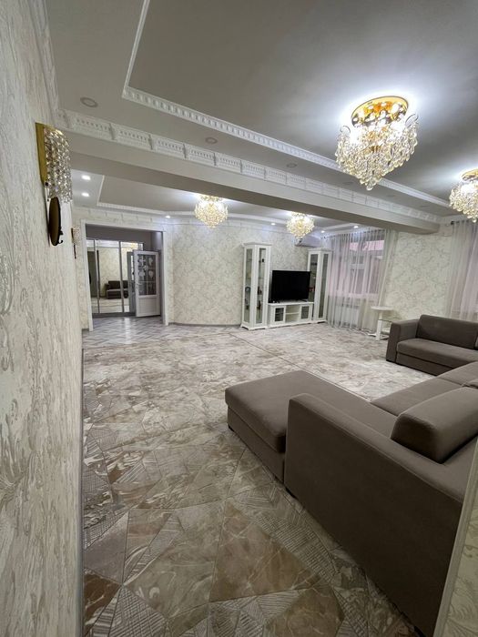 Узбекистанская 115м2; 3-ком кв;2-эт продаётся квартира