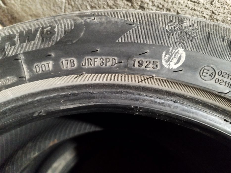 Зимни гуми 17" 215/55