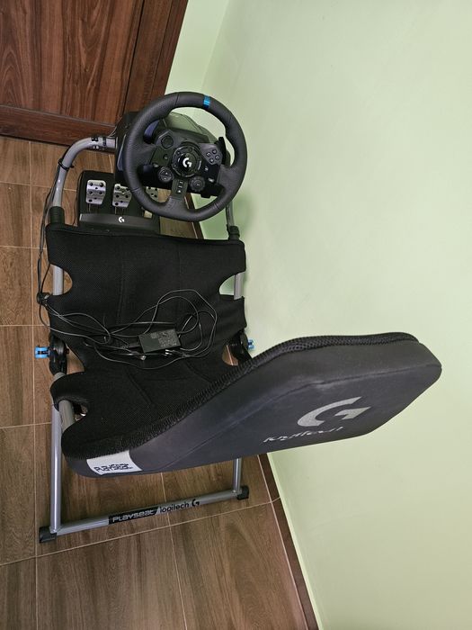 Logitech G923 racing wheel, playseat logitech challenge X