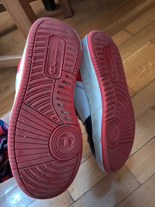 Обувки номер 33 - 6€