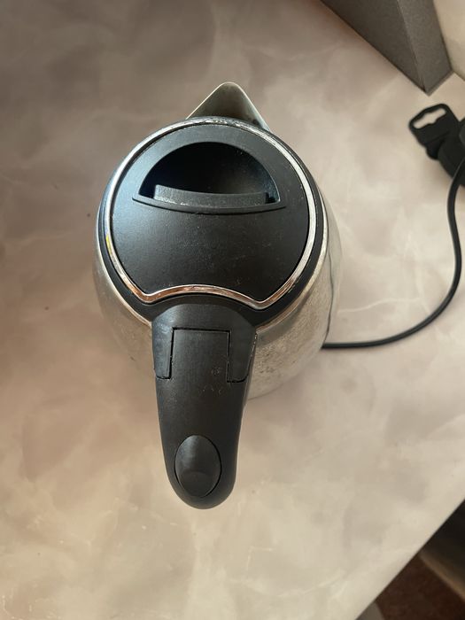 Електрически чайник за вода