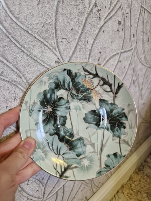 Новый фарфоровый чайный сервиз