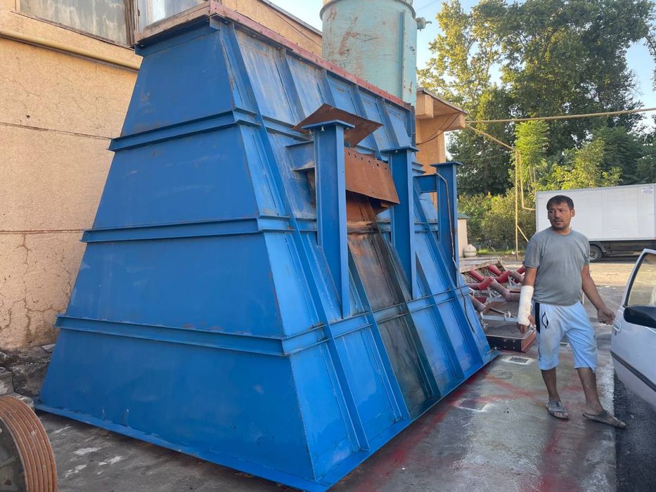 Вибропитател с конвиеаром американский