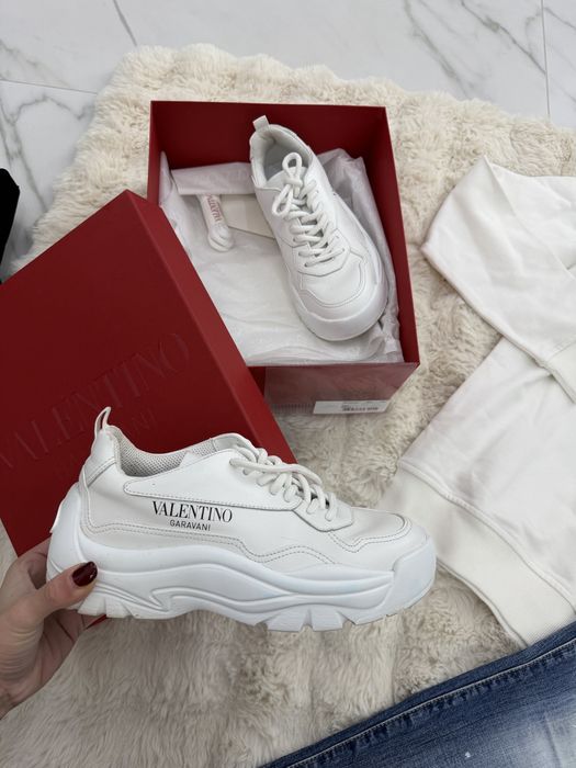 Valentino 35 1/2
