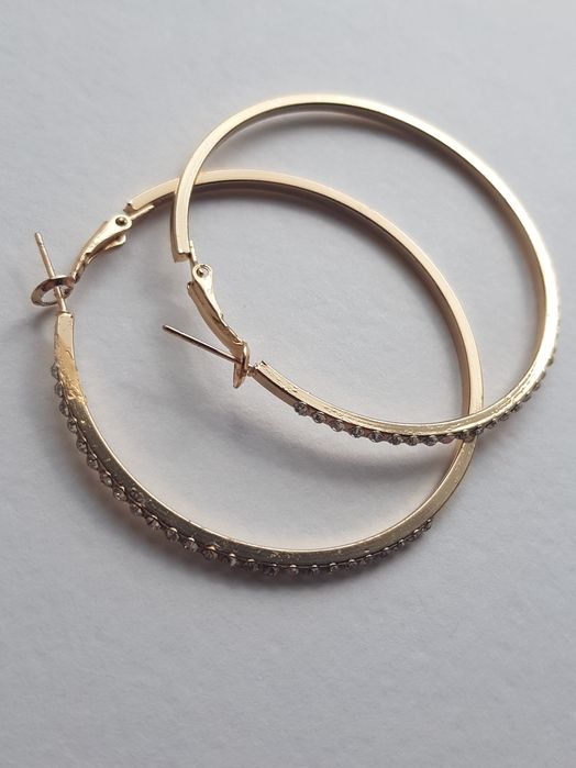 Продам серьги + в подарок красивая упаковка