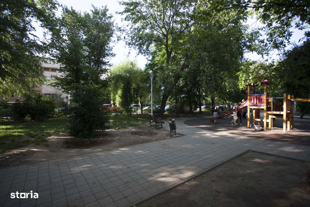 Vatra Luminoasa / Dimitrie Marinescu Parcul National / decomandat /