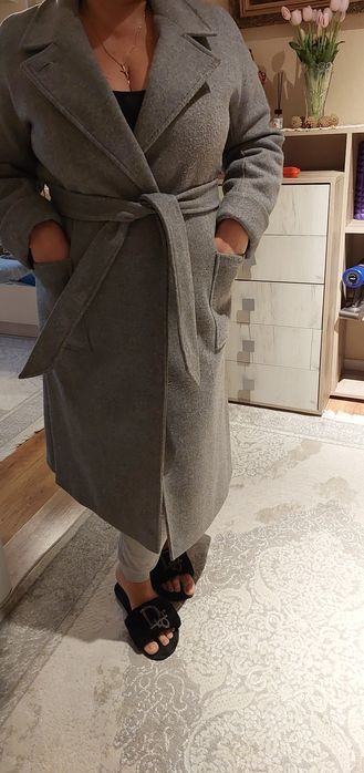 Продам пальто 50р