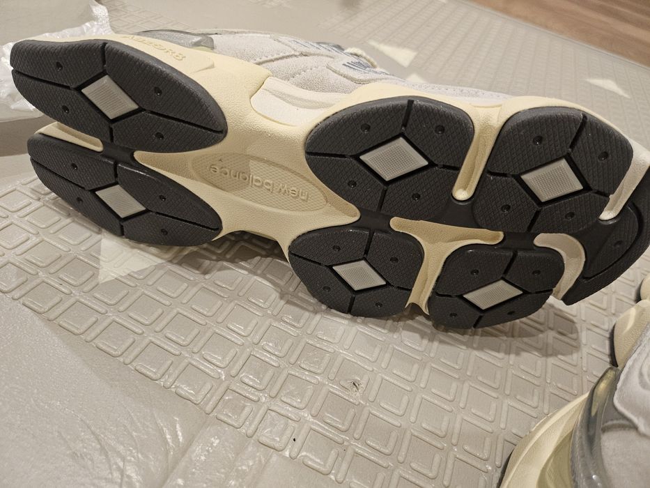 Нови маратонки по модела 9060 на New Balance