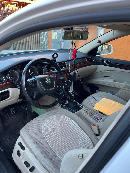 Škoda Superb 2010 diesel, 6.684 € — imagine 2