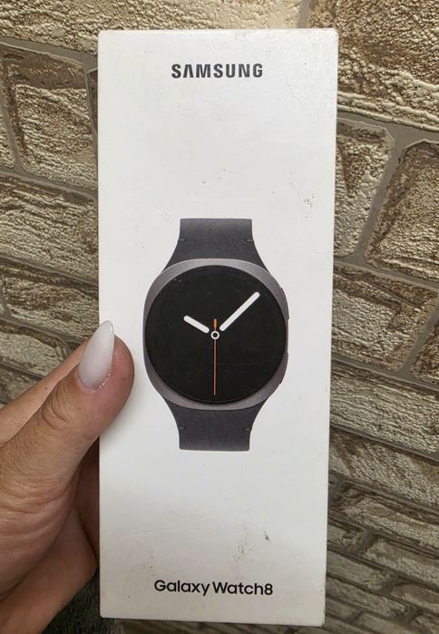 Нов смарт часовник Samsung galaxy watch 8