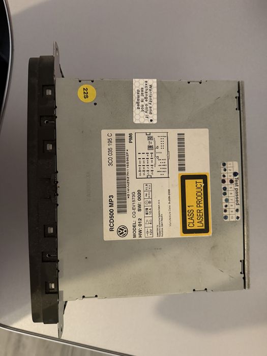 Casetofon / Radio CD original VW RCD 300 – Funcțional