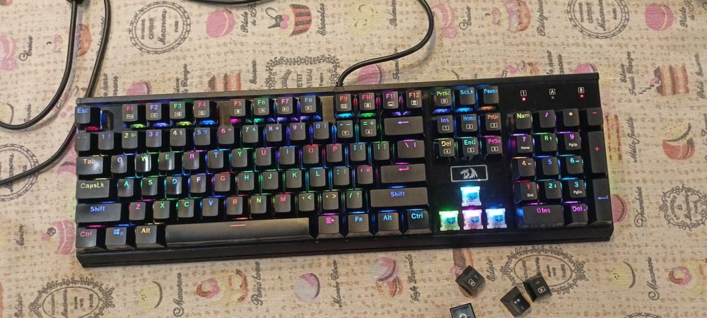 Геймърска Механична Клавиатура - Redragon Rahu;