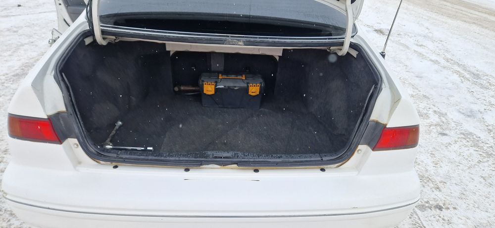 Тойота камри продам