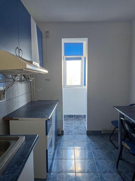 De vanzare apartament 3 camere - zona  Cinema Galax
