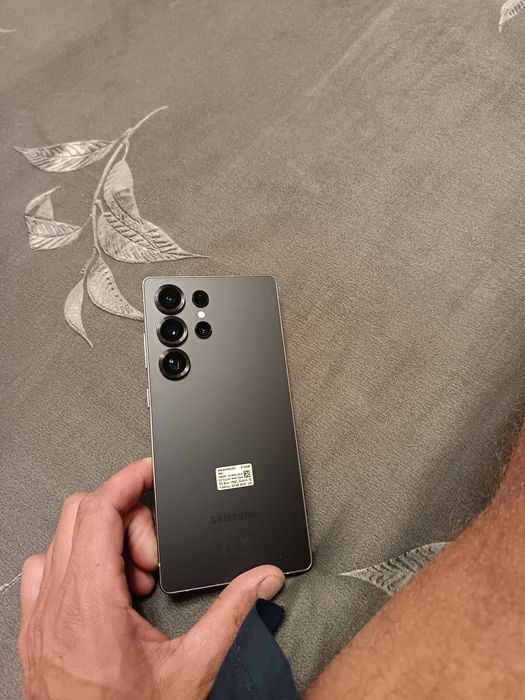 Vând Samsung s25 ultra