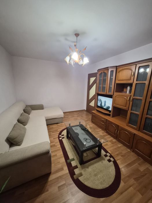 Închiriez apartament 2 camere Racadau  etaj intermediar