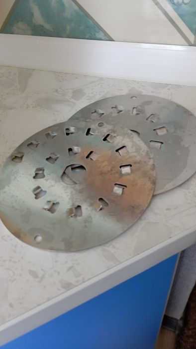 Продам овощерезку- соковыжималку