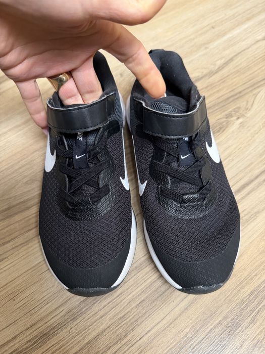 Оригинални юношески маратонки Nike Revolution 6! 30 н