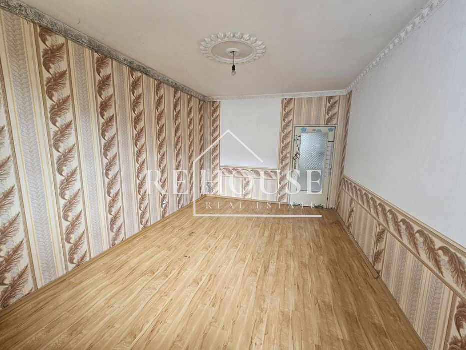 Продава се Тристаен апартамент в Варна, Младост 1 - 65 кв.м за 1739 €/кв.м - Снимка #1