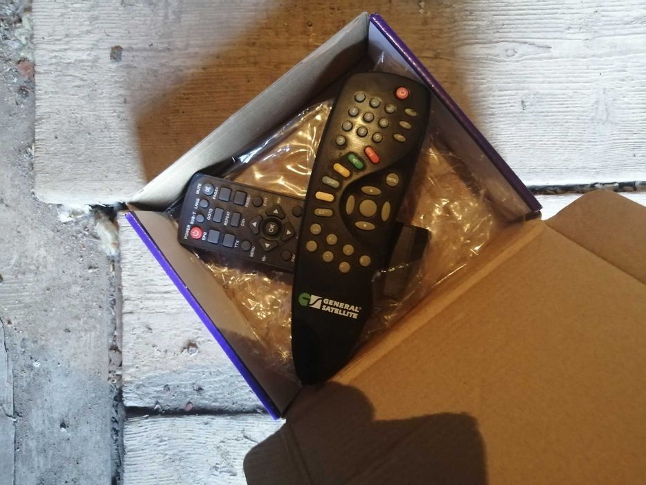 Телевизоры рабочие пульты тюнеры и антенна.