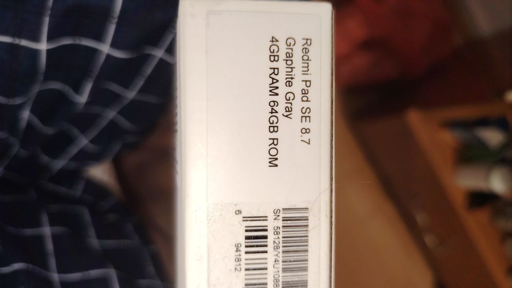Tableta redmi pad se 8,7 cm 500 roni cu o husa csrticica in acest pret care este gix adica 500 roni 4 cu 64 giga