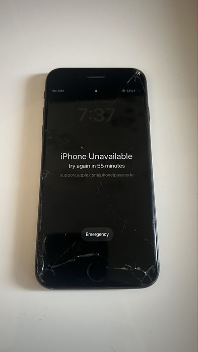 Iphone 8 64GB ЗА ЧАСТИ