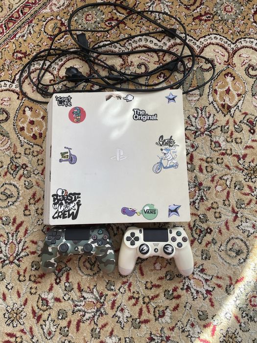 пс 4 про отличное состояние