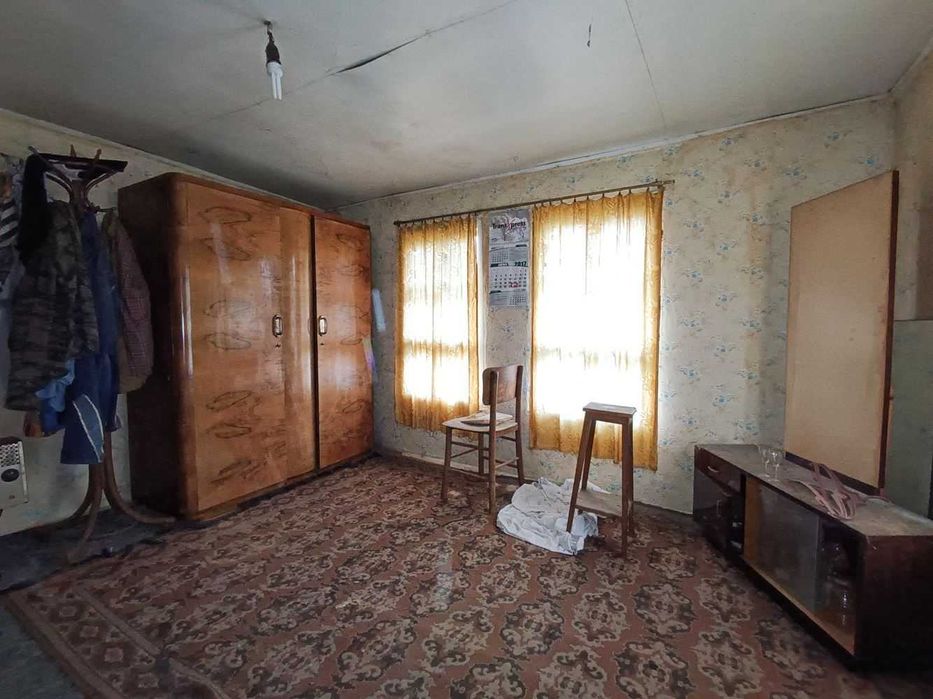 Двуетажна къща в село Драгижево