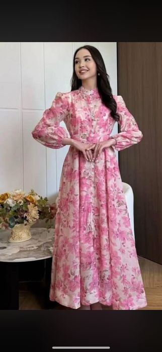 Уникални 3D рокли с флорални мотиви