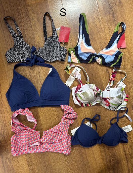 Sutiene si slipi de baie bikini