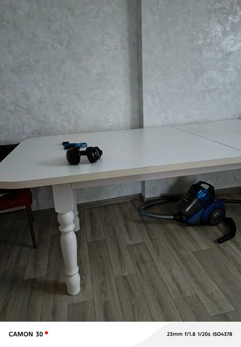 Продам стол для зала