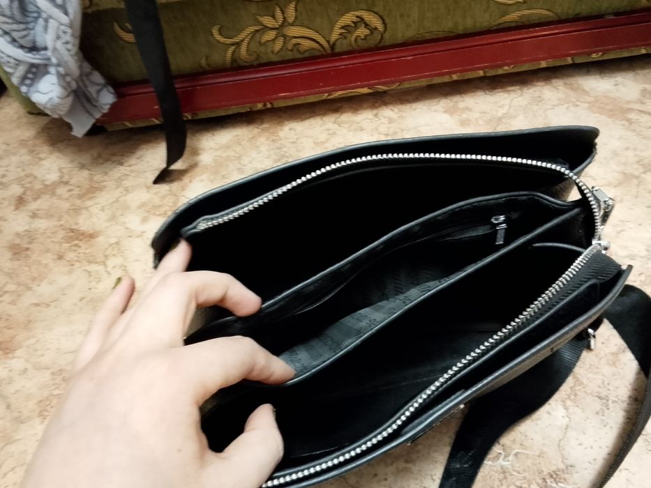 Продам женскую сумочку