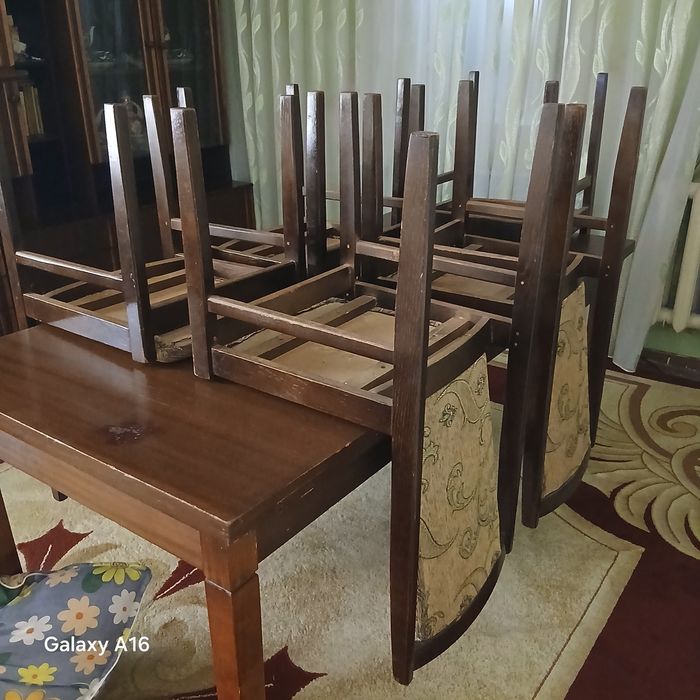 Stol stul sotiladi.  100% yong'oq.