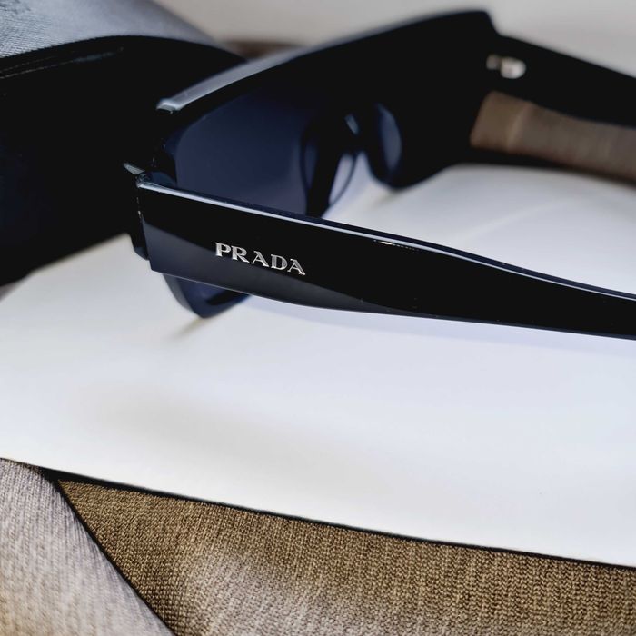 Солнцезащитные очки PR