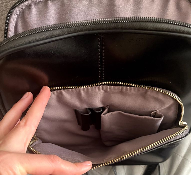 Дамска черна раница