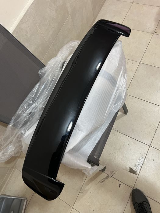 Спойлер за задно стъкло за Volkswagen Golf 4 черен пиано лак