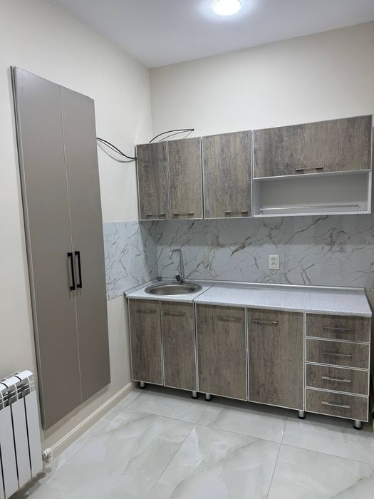 Под офис магазин на Буюк Ипак Йули (Максима Горького)