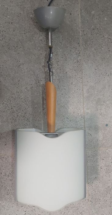 Продам споты 3шт и люстры