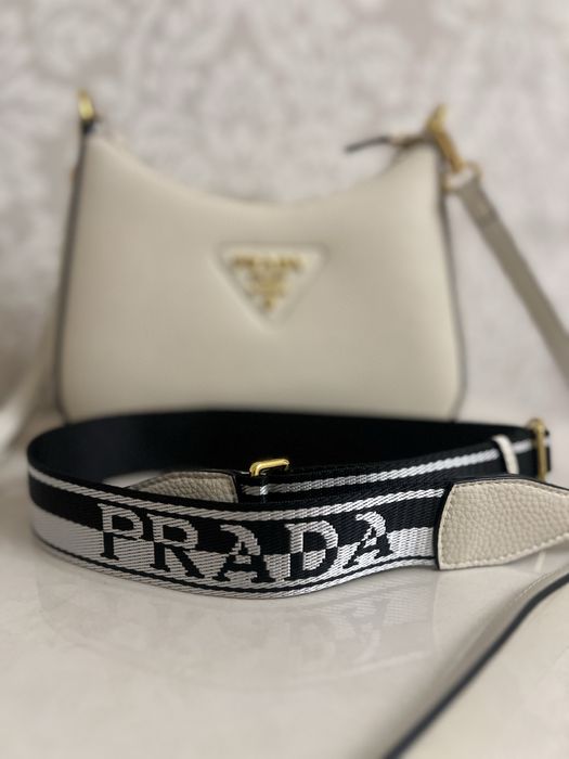 Сумочка prada с двумя ремешками