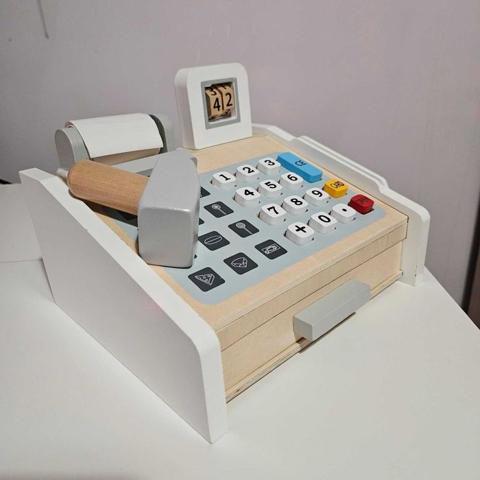 Дървени играчки - касов апарат, везна, часовник-календар, суши комплект