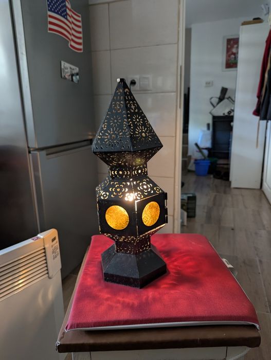 Lampa veghe structura metalică