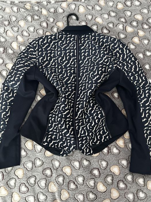 Дамско яке BIBA с модерен принт