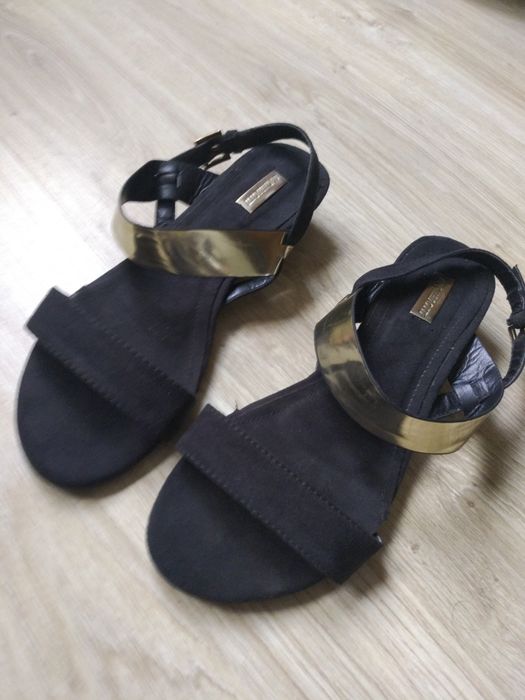 Летни сандали без ток, нисък ток