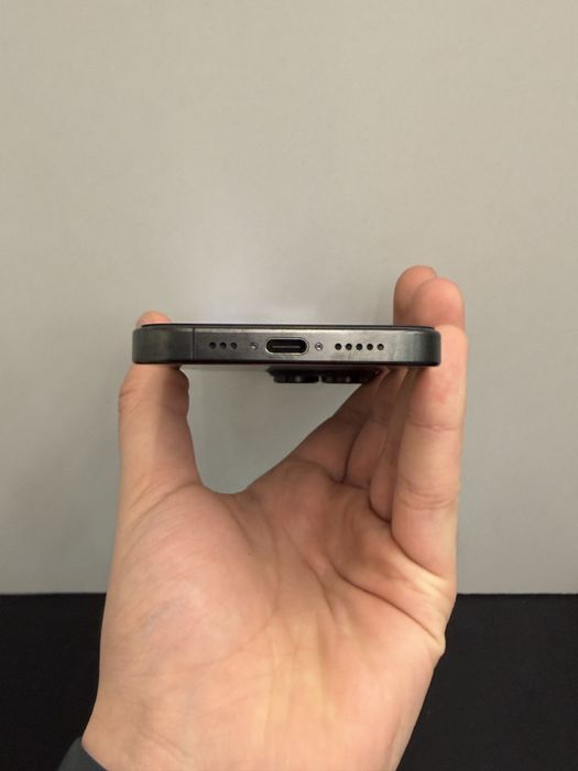 Продам iPhone 15 Pro