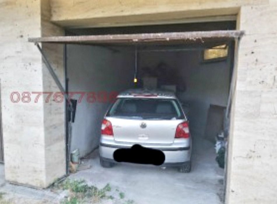 Продавам гараж в Бояна