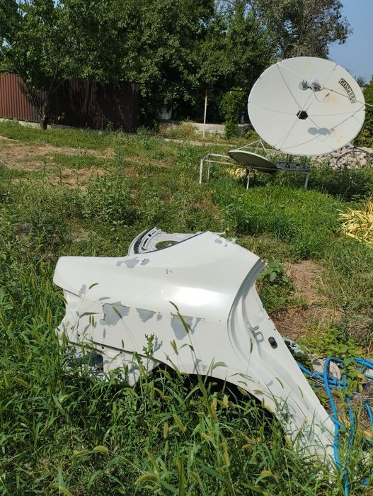 Продам правую заднюю часть тайота Королла 2008 год европеец