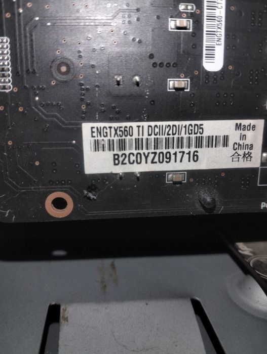 Vand componente pc si un pc aproape complet (ii lipseste sursa si hdd)