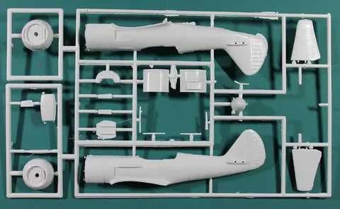 Сборная модель самолета Ла-9/11 (MPM, 1:72)